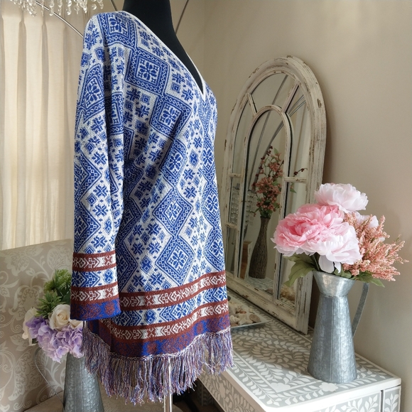 🍒NWT🍒 FREE PEOPLE FRINGE HEM PONCHO - Picture 4 of 7